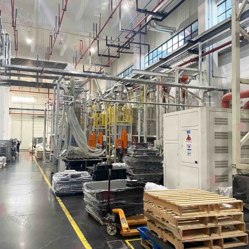 injection-molding-workshop-central-feeding-system (3)