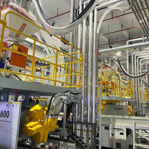 injection-molding-workshop-central-feeding-system (5)